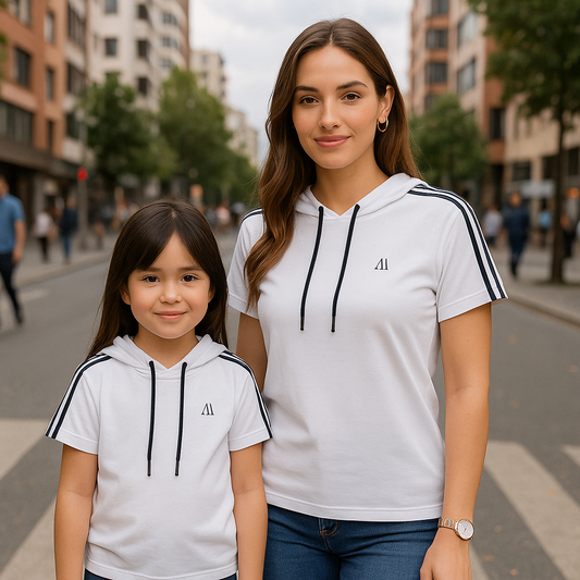 Corazón a Dúo ❤️👩‍👧 “El estilo que une a mamá e hija en un mismo latido.”